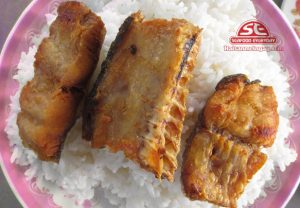 cá đù nướng cơm nóng
